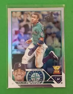 Carta Baseball Topps Serie 1 2023 Julio Rodriguez Silver Rainbow Foil 330 Cup - Foto 1 di 2