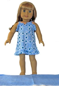 Blaues Sommerkleid mit Blumenmuster und Strandtuch passt 18 Zoll Mädchen Puppen - Bild 1 von 1