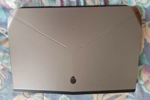 Alienware 15 R2 Intel Core i7-6700HQ 2.60 GHz 1 TB 16 GB - Picture 1 of 4