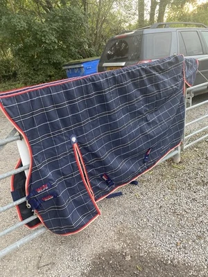 Premier Equine  Hardy  Stable 100 Gram 6ft 9”Ex Con - Image 1 of 4