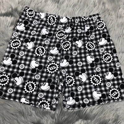 Pantalones cortos de bicicleta florales a cuadros blancos negros de Disney Mickey & Co de colección para mujer Foto 1 de 4
