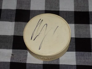 Roberto Luongo Signed Hockey Puck Florida Panthers Vancouver Canucks - Picture 1 of 1
