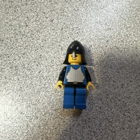 LEGO Minifigure 1980s Castle Blue Breastplate Knight For Set 6060