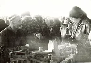 1960's photo SCENE AT THE MARKET (ASIAN REPUBLIC OF THE USSR) - Foto 1 di 1