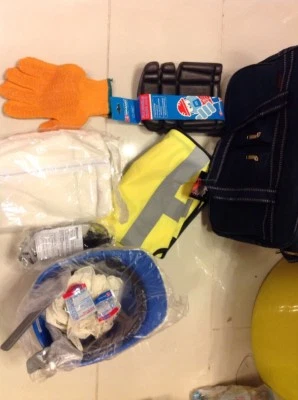 Compass Site Safety Equipment Holdall With All Safety Equipment Inside - Image 1 of 4
