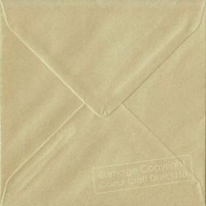 Sobres de color cuadrado engomado Pearl Champagne S4 - 155 mm x 155 mm 100 gsm - Imagen 1 de 1