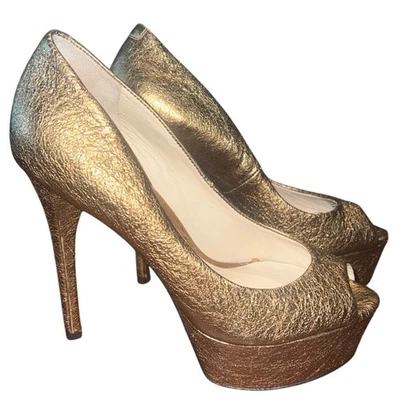 Bombas Brian Atwood Bronce Bambola Oro Arrugado Plataforma Stiletto Punta abierta Talla 5. Foto 1 de 4