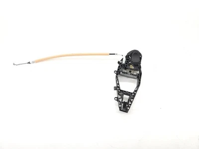 Корпус с правой внешней дверной ручкой для переднего пассажира 17-23 BMW 530i 540i 530e M5  - Изображение 1 из 4