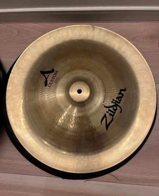 Platillo Zildjian Custom China 18 con estuche y desgaste menor Foto 1 de 4