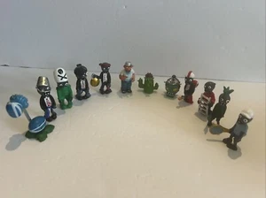 Lot of 12 Plants vs. Zombies PVC Action Figures - Picture 1 of 9