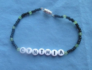 PERSONALIZED 7 1/2"  BEADED NAME BRACELET WITH THE NAME Cynthia-NEW - Picture 1 of 1