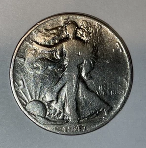 1947 Walking Liberty 90% Silver US Half Dollar - 006 - Picture 1 of 2