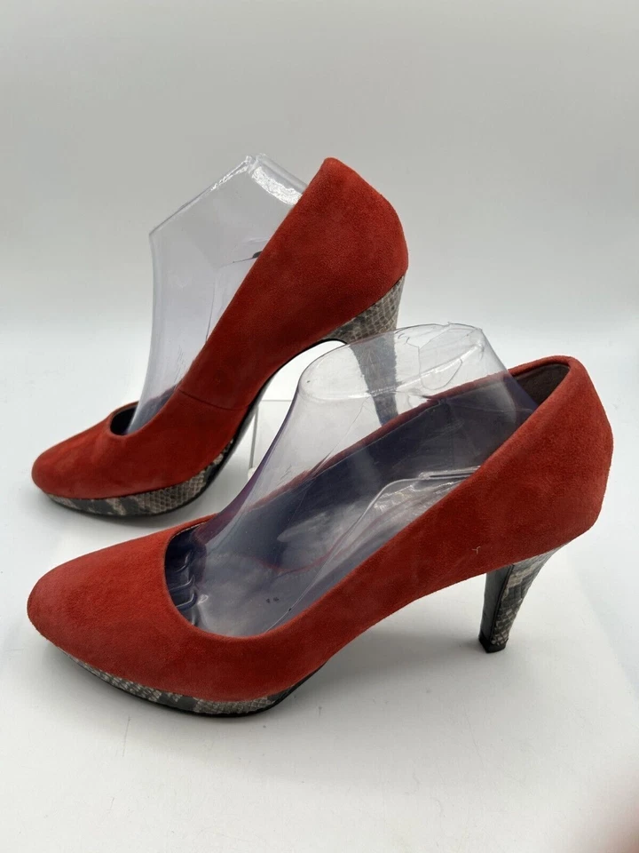 Bandolino Pump Heels Women's Sz 9.5 Red Suede Slip On Stiletto Heel Pointed Toe - Image 1 of 4