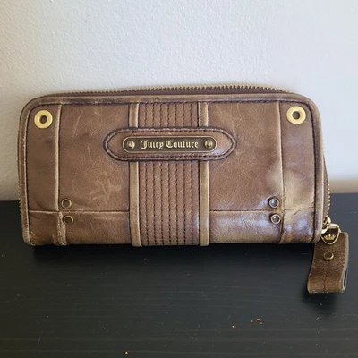 Cartera para mujer Juicy Couture vintage de cuero marrón tono dorado herrajes cremallera alrededor Foto 1 de 4