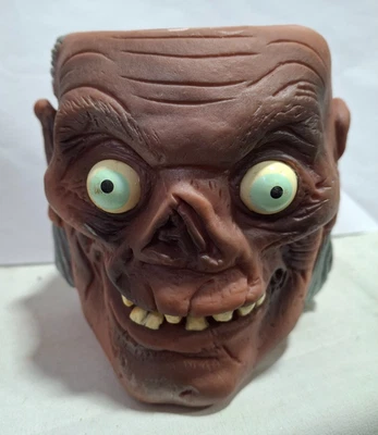 Porta latas de cerveza vintage 1992 BKB Inc HBO Tales From the Crypt Keeper Koozie Foto 1 de 3