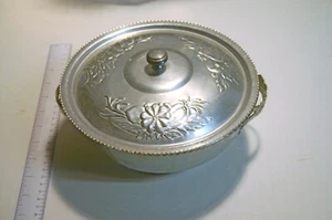 Cuenco para servir cubierto de aluminio vintage - Imagen 1 de 6