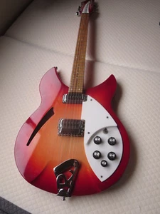Rickenbacker 330 Fire Glo made in USA 2016 - Picture 1 of 20
