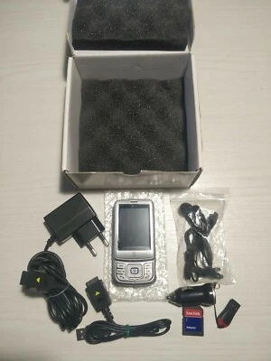 LG U900 SILVER 1.3 MEGAPIXEL 2.2" UMTS VIDEOFONINO CELLULARE VINTAGE PER AMATORI - Immagine 1 di 4