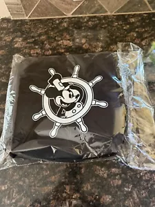 Disney’s Mickey Mouse Thermal Lunch Bag - Picture 1 of 6