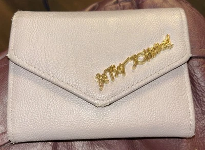 Cartera Betsey Johnson triple púrpura malva Foto 1 de 4