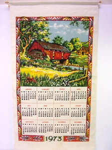 1973 Vintage überdachte Brücke Bauernhof Stoff hängende Kalender 29" x 16-1/2" - Bild 1 von 7
