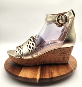 Isaac Mizrahi Platform Sandal Women's 9M Gold Leather Ankle Strap Cork Wedge - Picture 1 of 12