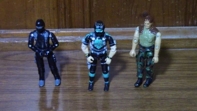 GI Joe Toys R US Stars & Stripes Forever Snake-Eyes Breaker Wet-Suit 1997 1998 - Image 1 of 4