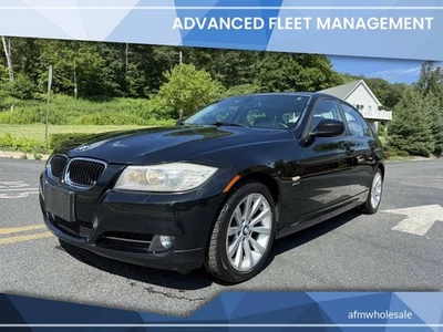 BMW Serie 3 328i xDrive 2011 AWD sedán de 4 puertas SULEV Foto 1 de 4