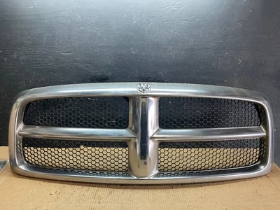 Dodge Ram 1500 2002 2003 2004 2005 OEM parrilla delantera superior U6100 DG Foto 1 de 4