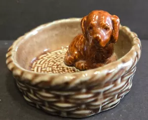 WADE Tea Vintage 1970's Dog in Pet Bed Figurine - Picture 1 of 6
