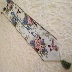 Bienvenido, tapiz floral para puerta de pájaro de Lina Liu 42 pulgadas x 8,5 pulgadas - Imagen 1 de 5