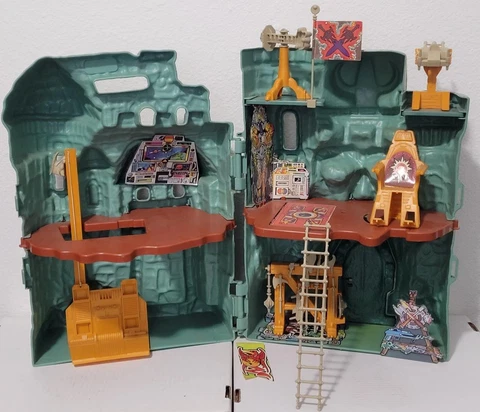 1982 He-Man MOTU Green Castle Grayskull with Sticker, Weapons, Elevator Complete Cover