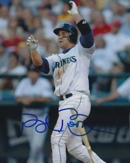 Signed  8x10 BRET BOONE Seattle Mariners Autographed  Photo - COA - Image 1 of 1