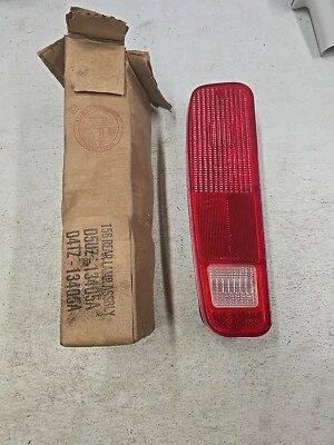 Задний фонарь со стороны водителя для Ford Bronco 1978-1979 годов выпуска D4TZ-13405A, D5UZ-13405A LH - Изображение 1 из 4