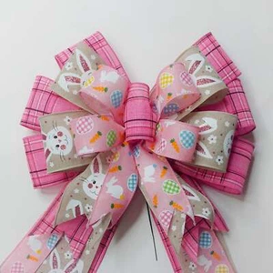 Pink Easter Bunnies & Eggs Wreath Bow, Size Large - Imagen 1 de 2