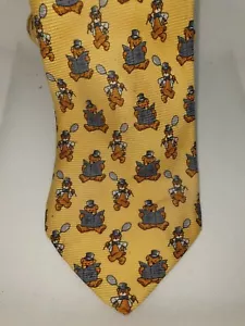 ROCCO BAROCCO MADE IN ITALY CRAVATTA TIE 100% SILK SETA RARE BEAR YELLOW MUSTARD - Imagen 1 de 3
