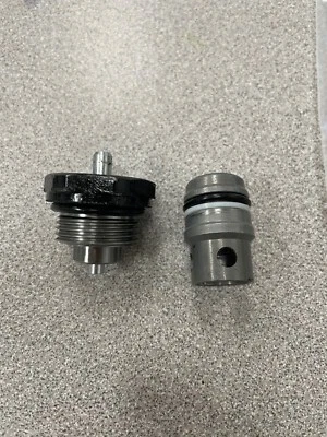 FORWARD RIGHT TRANSAXLE HYDRAULIC CHECK VALVE FOR PART MIA885136 X575 X585 X738 - Image 1 of 2