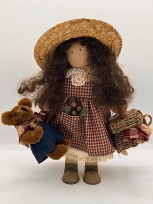 Lizzie High 娃娃 - Sally Bowman(第二版)带泰迪熊和野餐篮 — 第 1/4 张图片