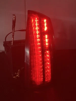 Luz trasera para pasajeros Cadillac STS 2006 probada Foto 1 de 3