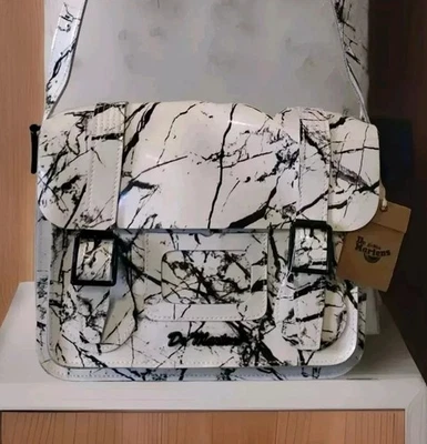 NUEVO CON ETIQUETAS...DOC DR.MARTENS Charol Mármol Cuero Cartera Bolso Mensajero Bolso de Mano  Foto 1 de 4