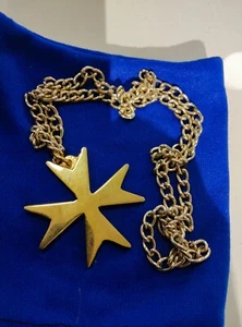 Maltese Cross Knights Of Malta St John's Brass Cross Pendant With Chain Vintage - Picture 1 of 3
