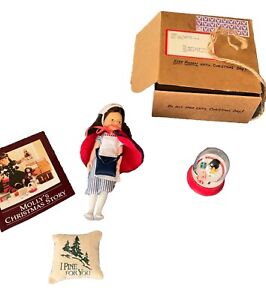 AMERICAN GIRL MOLLY CHRISTMAS NURSE GIFT WITH BOX AND ACCESSORIES PRE OWNED
