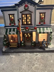 St Nicholas Square “Phil’s Pharmacy” 2008 Illuminated Building Christmas EUC - Picture 1 of 9