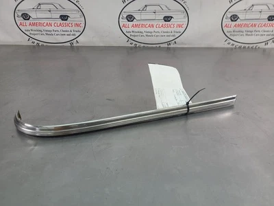 1942-1948 Chevy Fleetline destro centro direito moldagem na tampa da porta  - Imagem 1 de 4