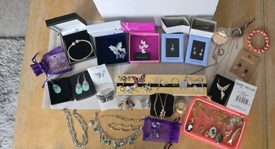 Joblot Of Costume Jewellery,ideal for A Collector,dressing up... - Image 1 of 4