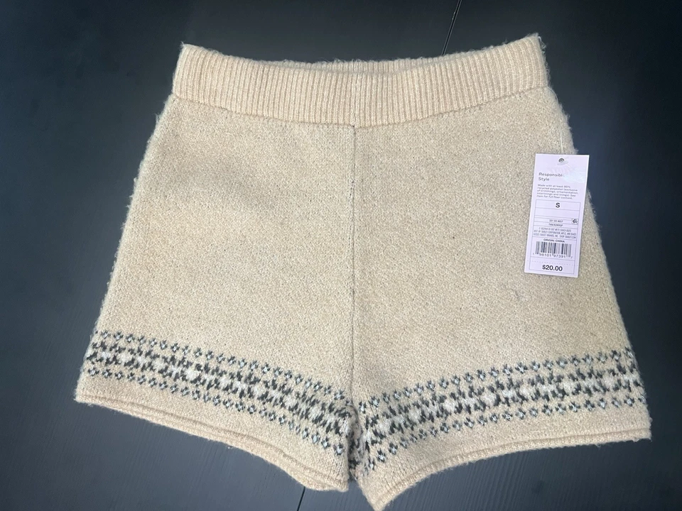 Pantalones Cortos Suéter Wild Fable Para Mujer Tejido Crema Acogedor Salón Patrón Isla Justa Pequeños Foto 1 de 1