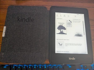 Amazon Kindle Paperwhite 6th Gen 8 GB Wi-Fi 6 in - Grade B+ Condition Bundle - Picture 1 of 4