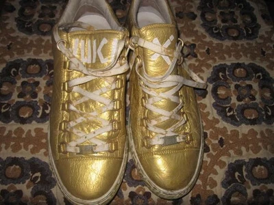 Balenciaga Authentic Gold Leather Sneakers W-10.5 M-9 Eur-42 - Image 1 of 4