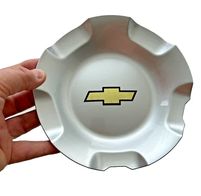 Tapacubos tapacubos plateados Chevrolet para Chevy Silverado Suburban Foto 1 de 4