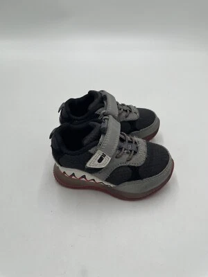 Zapatilla deportiva Stride Rite Pierce para niño pequeño 5M Foto 1 de 4